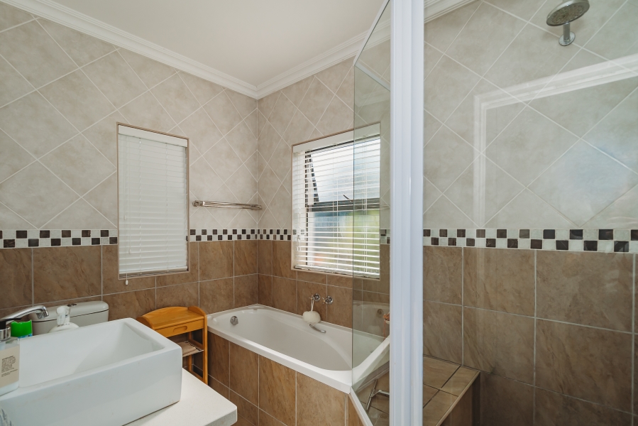 3 Bedroom Property for Sale in Kraaibosch Country Estate Western Cape